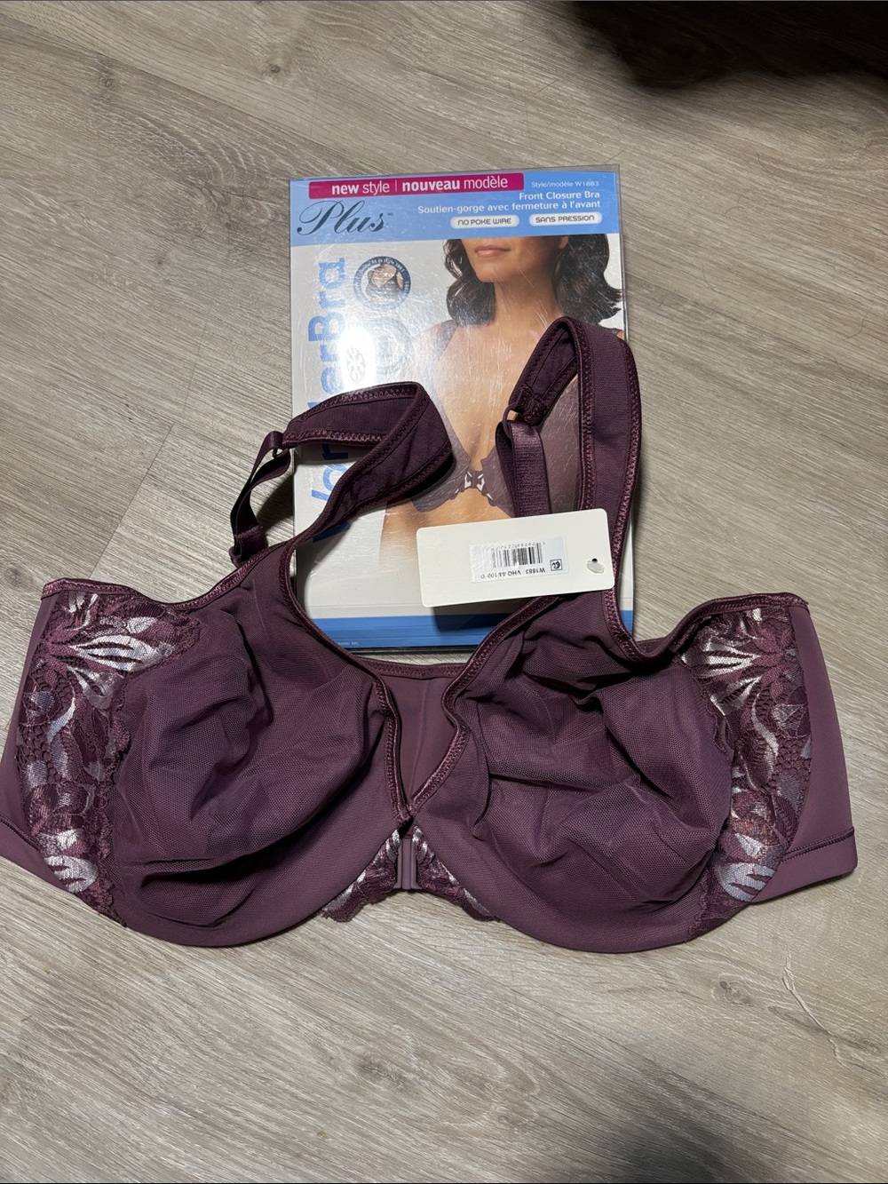 Wonderbra Plus Front-Closure Lace-Trim Bra in Plum
